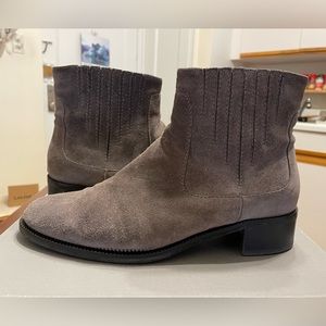 Aquatalia Oribella Suede, EUC, size 9M